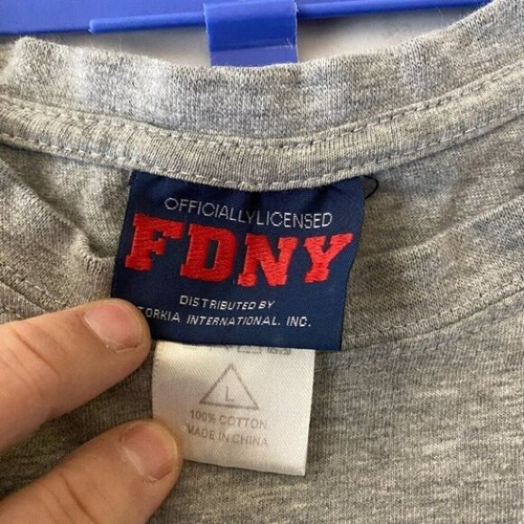 FDNY Shirt Mens Large Gray Cotton Crewneck Short Sleeve Graphic Tee Pullover - Picture 7 of 7